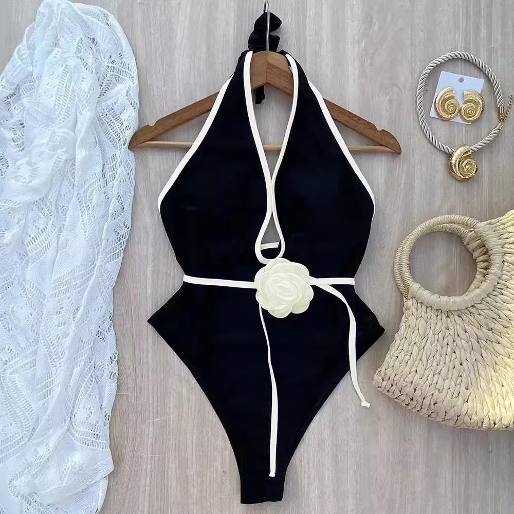 Maillot de bain une pièce amincissant et ajusté est parfait pour toutes les occasions de plage – Image 2