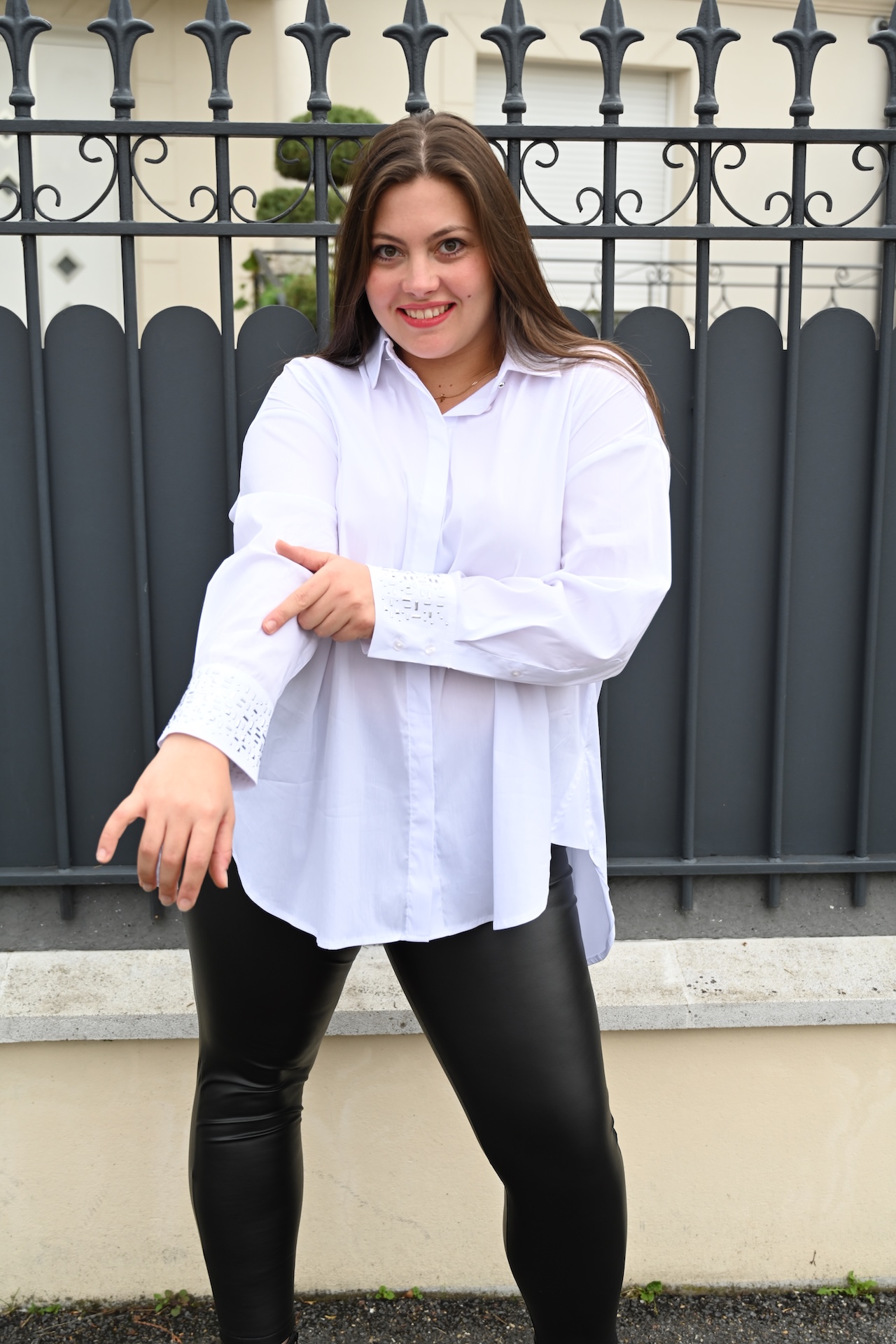 Chemise en coton avec poignets strass – Image 2