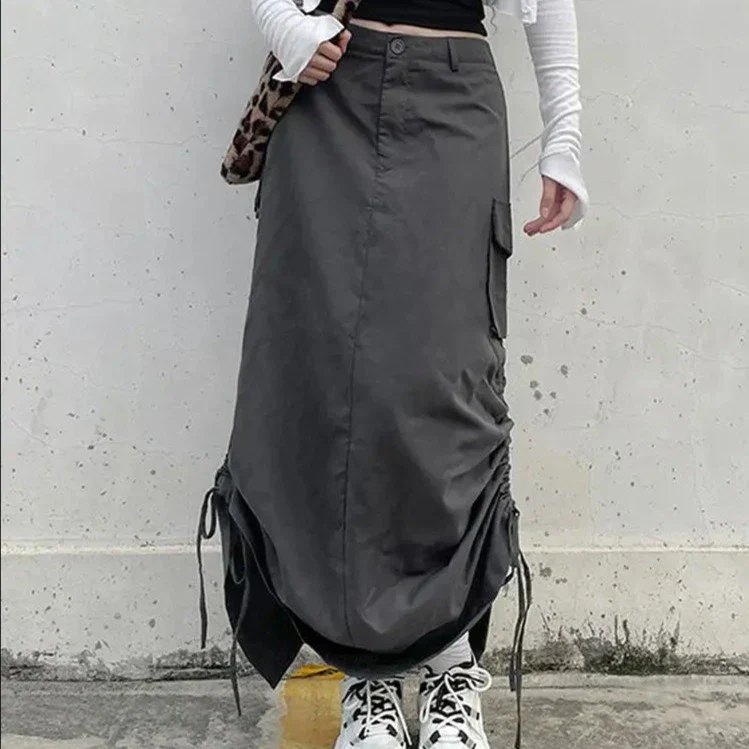 Bella Hadid cargo skirt