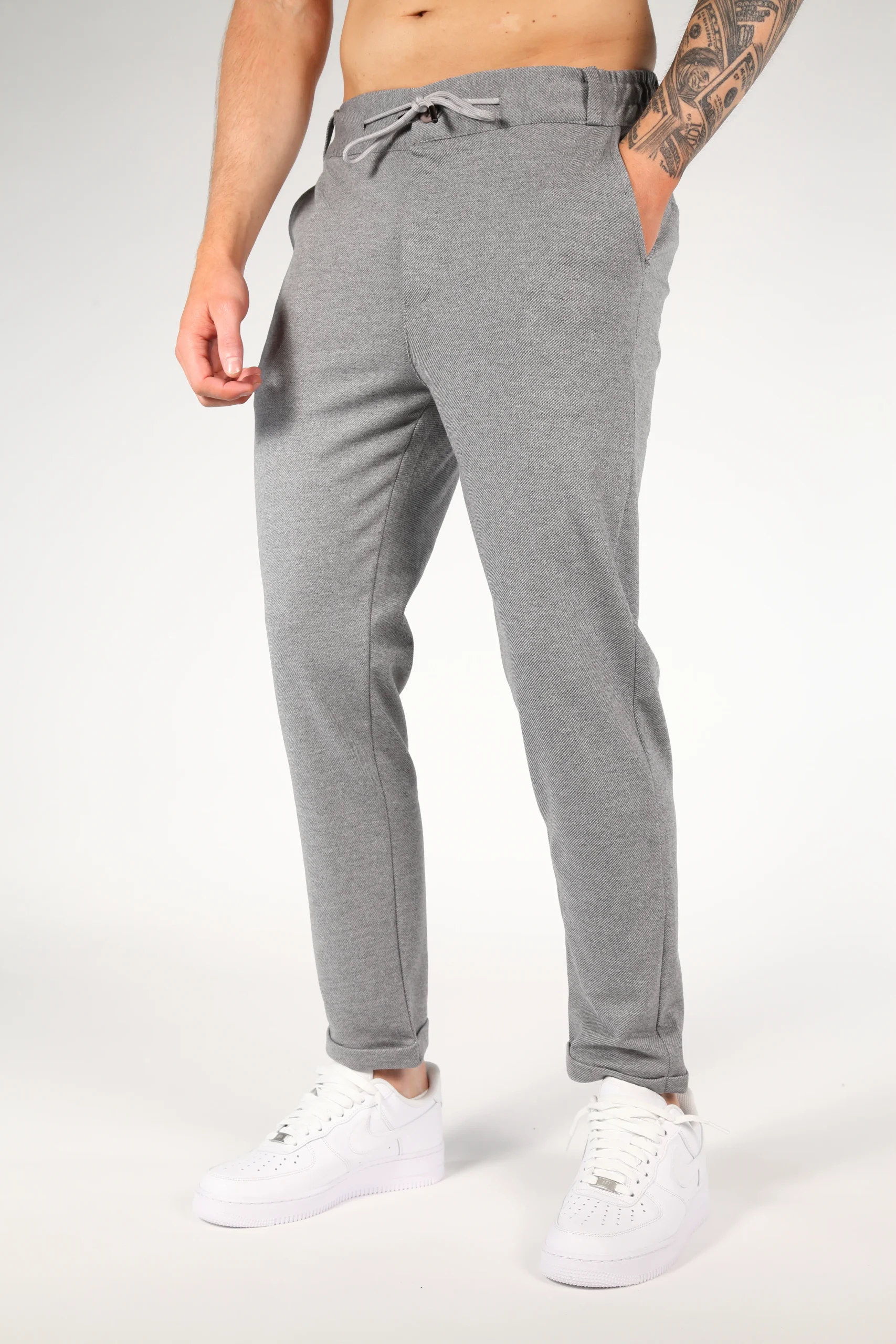 Chino Geovanni Grijs