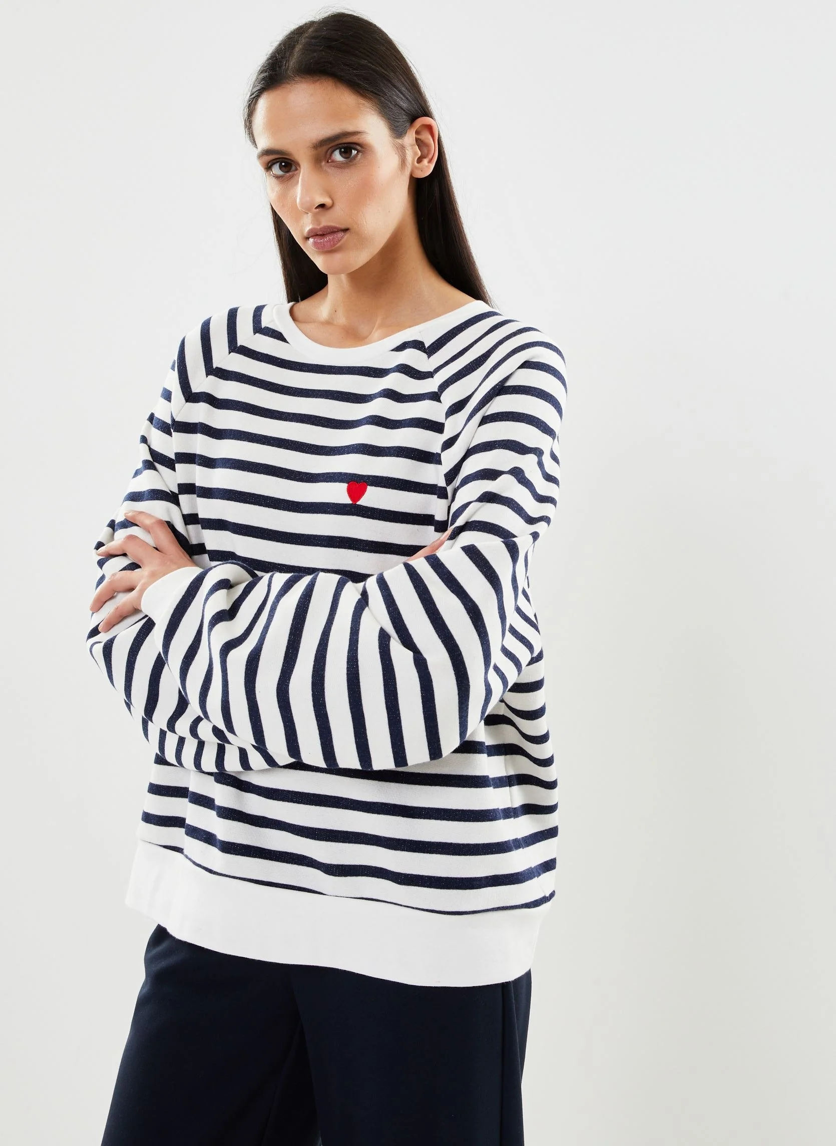 PCGRETA LS EMB UB SWEAT FC – Image 4